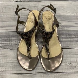 Fergie Felix Pewter Wedge Sandal Size 8